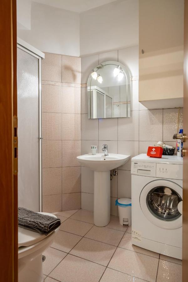 شقة Flat In Excellent Location With Private Parking أثينا المظهر الخارجي الصورة